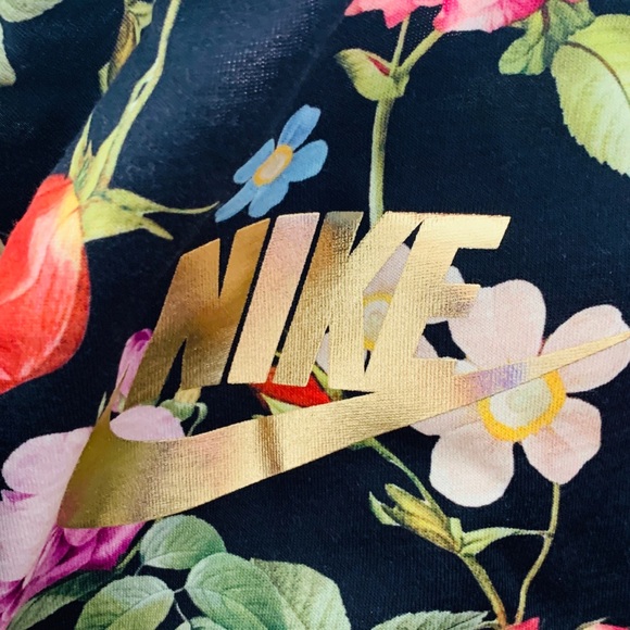 Women’s floral Air Force 1’s Size 8 NWT - Picture 7 of 8